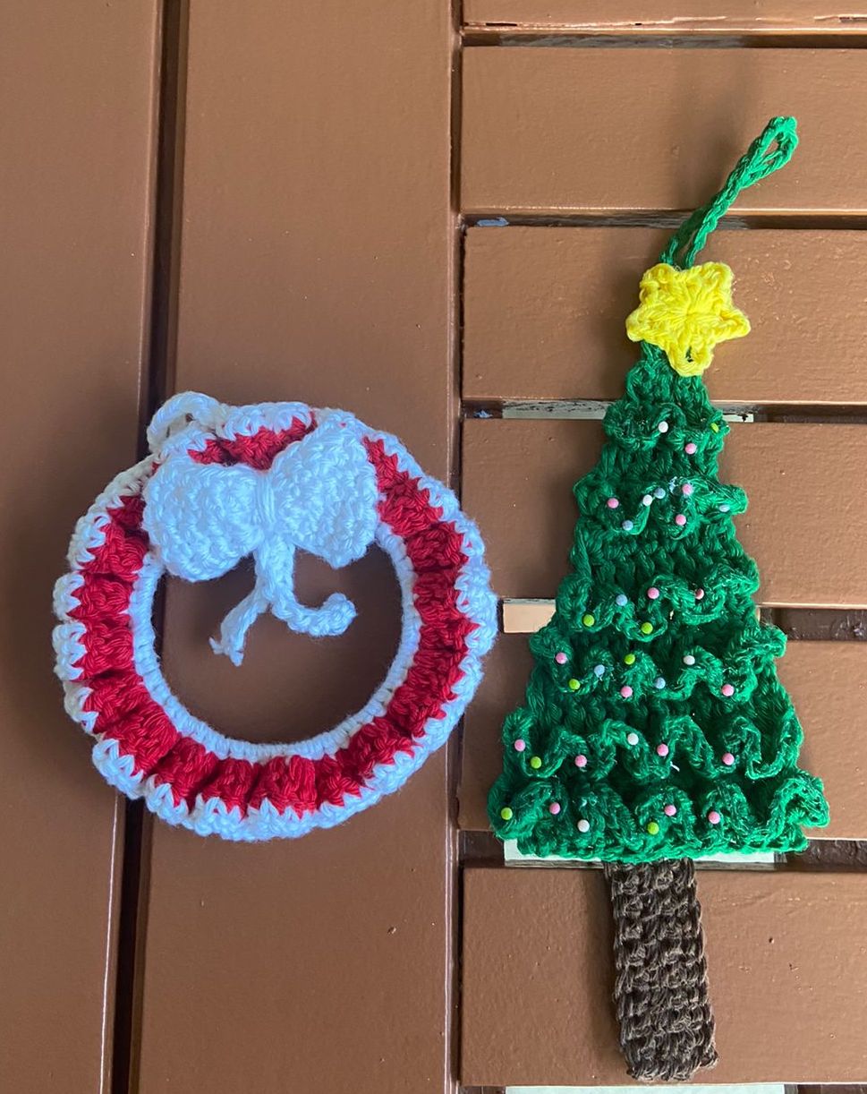 Tree & Wreath door hanger