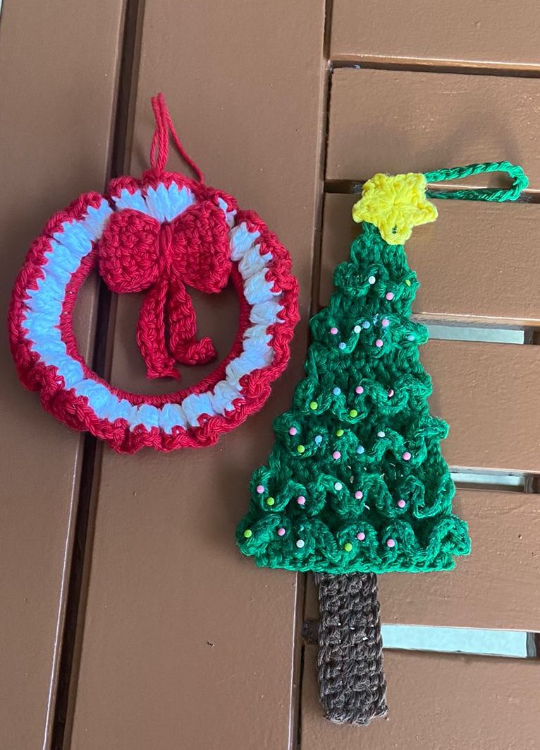 Tree & Wreath door hanger